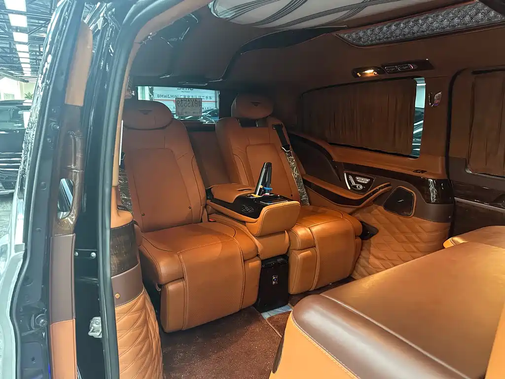 Vito 2023 2.0T Business Edition 7 seats купить на сайте DeffCars