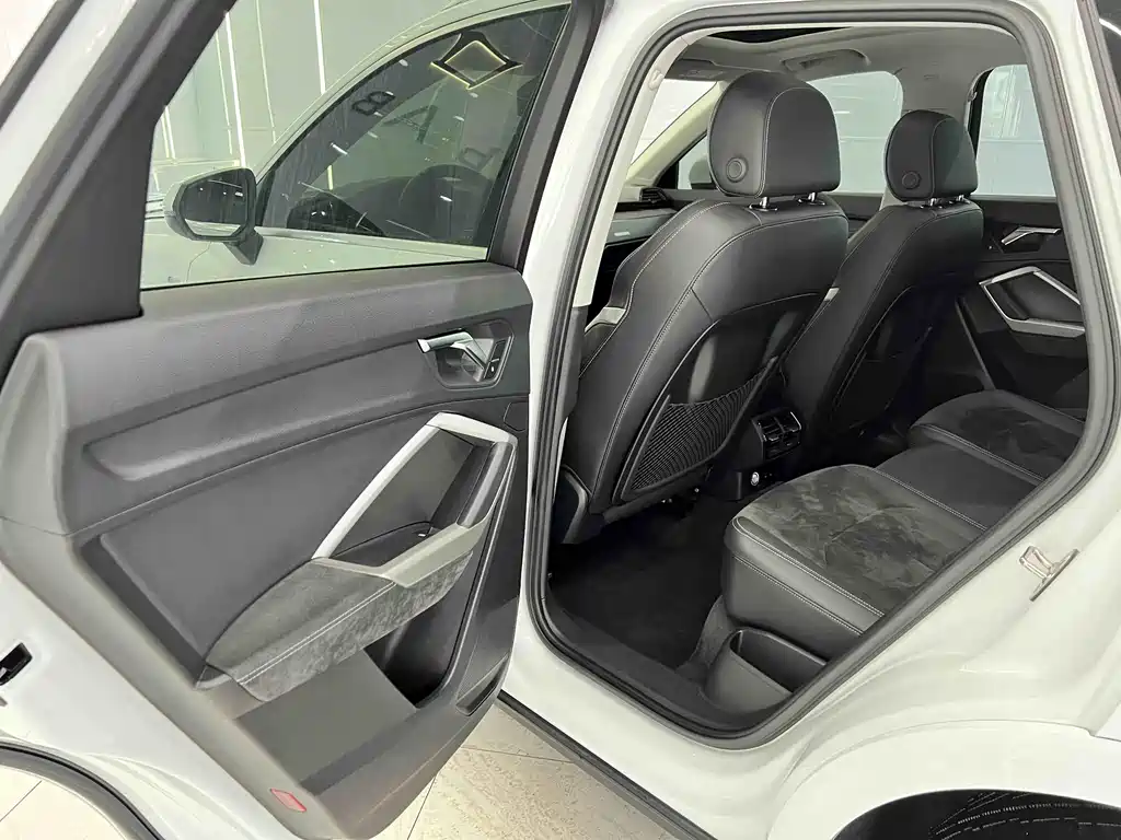 Audi Q3 2022 35 TFSI Fashionable and Dynamic купить на сайте DeffCars