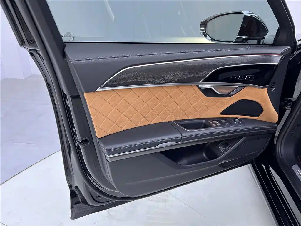 Audi A8 2024 A8L Horch Founder's Edition Classic купить на сайте DeffCars