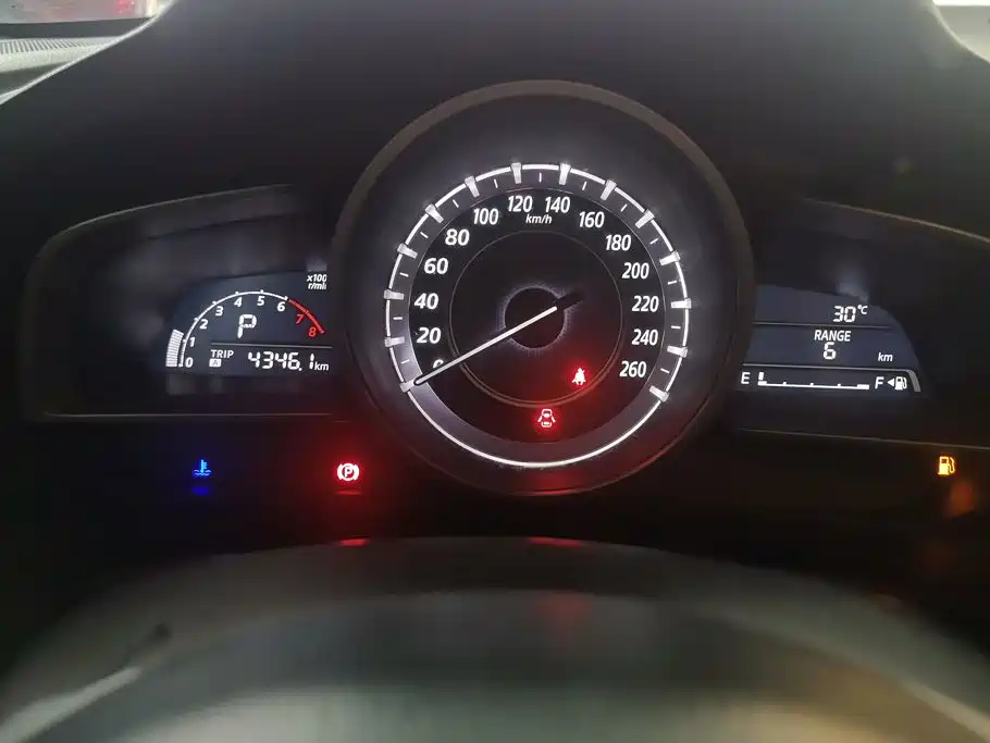 Mazda CX-4 2016 2.5L automatic four-wheel drive Blue Sky Passion Edition купить на сайте DeffCars