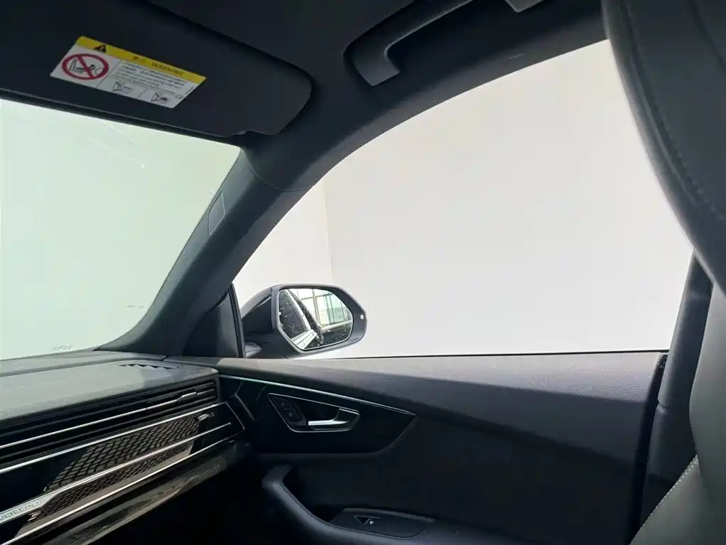 Audi Q8 2022 55 TFSI Premium Dynamic Model купить на сайте DeffCars