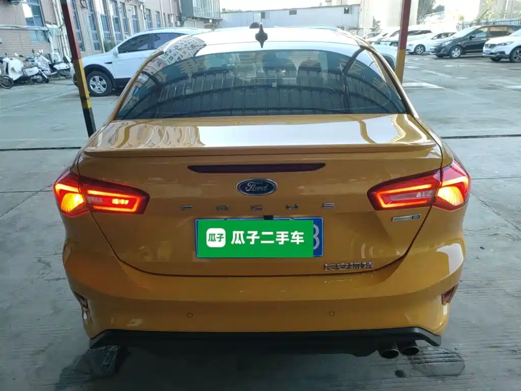 Focus 2022 Sedan EcoBoost 180 Automatic ST Line купить на сайте DeffCars