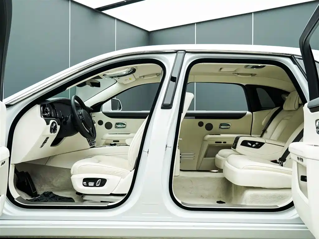 Ghost 2021 6.7T long wheelbase version купить на сайте DeffCars