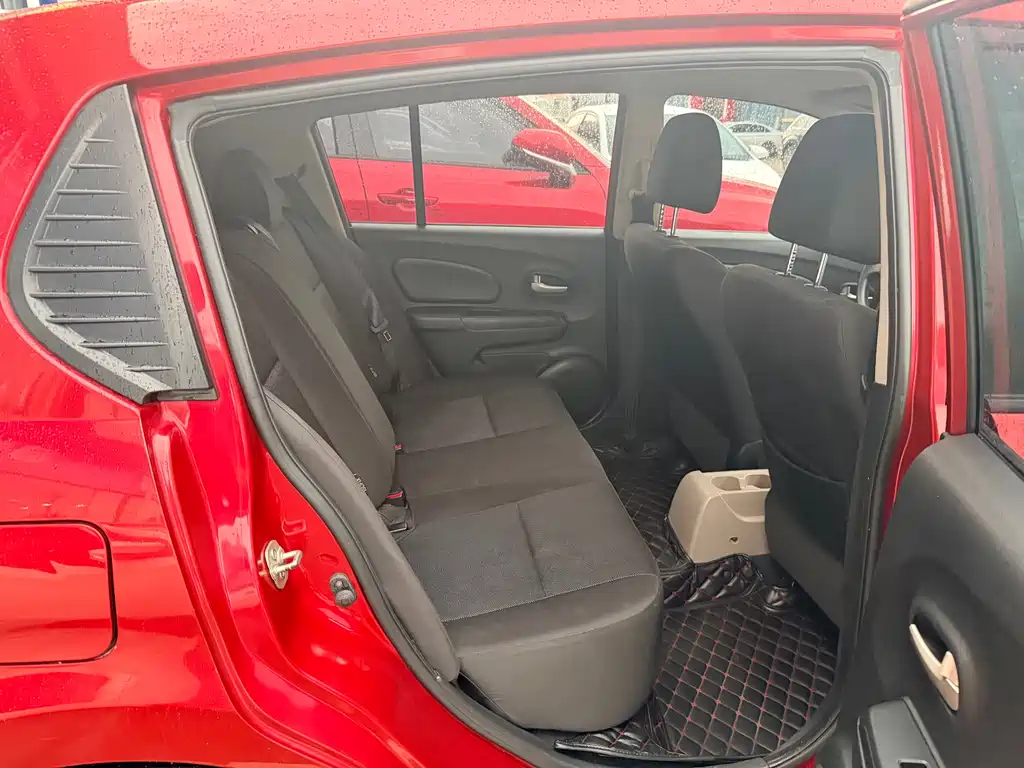 Venucia R50 2016 1.6L automatic elite version купить на сайте DeffCars