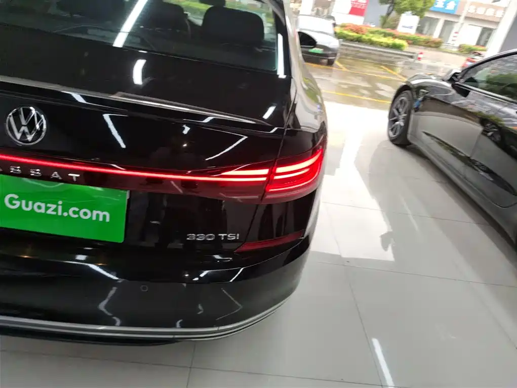 Passat 2022 330TSI Deluxe Edition купить на сайте DeffCars
