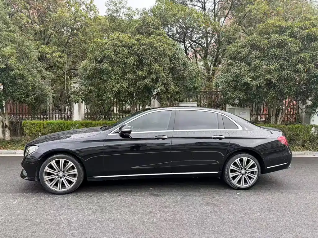 Mercedes-Benz E-Class 2016 E 300 L Luxury Model купить на сайте DeffCars