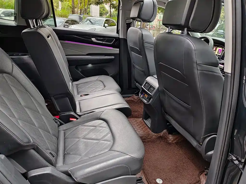 Touron 2024 530 V6 four-wheel drive luxury version купить на сайте DeffCars