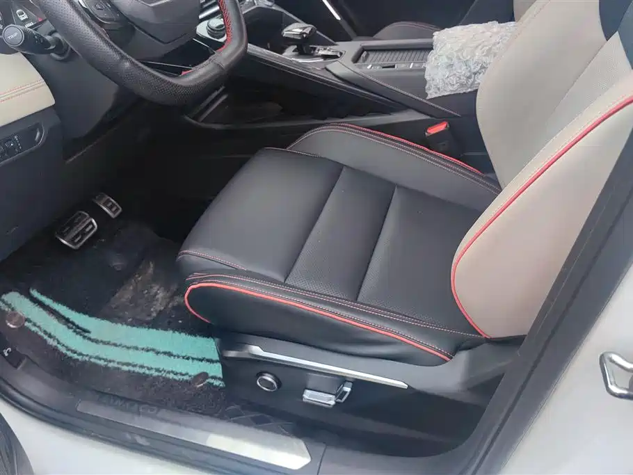 Lynk & Co 06 2020 1.5T Plus купить на сайте DeffCars