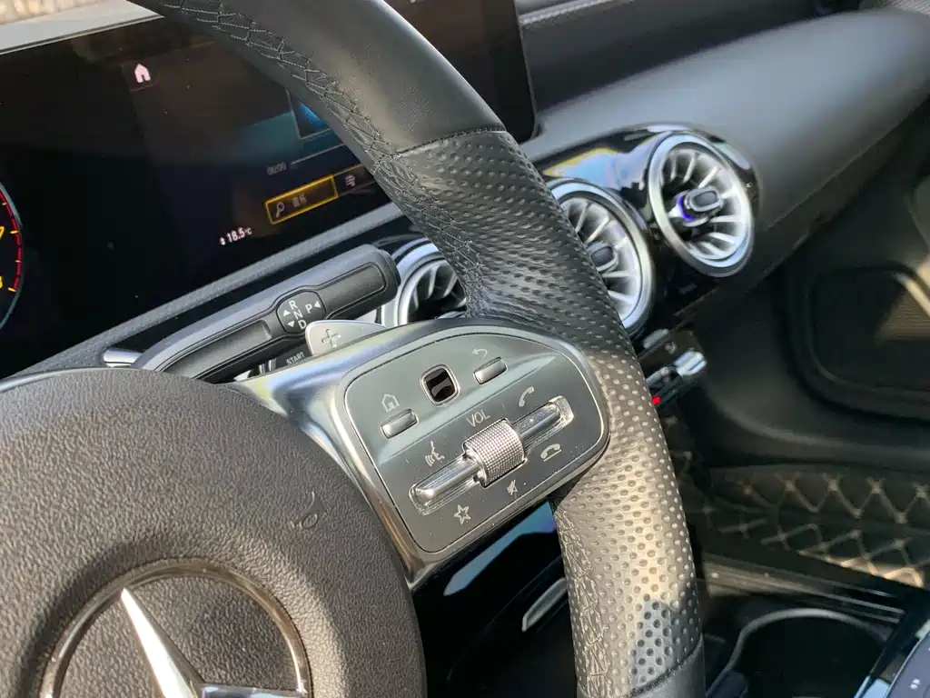 Mercedes-Benz A-Class 2022 Facelift Three A 200 L Sports Sedan Fashionable купить на сайте DeffCars