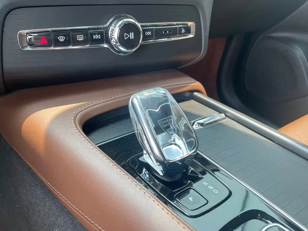 Volvo XC90 plug-in hybrid 2023 T8 RECHARGE Zhizun Deluxe Edition 7 seats купить на сайте DeffCars
