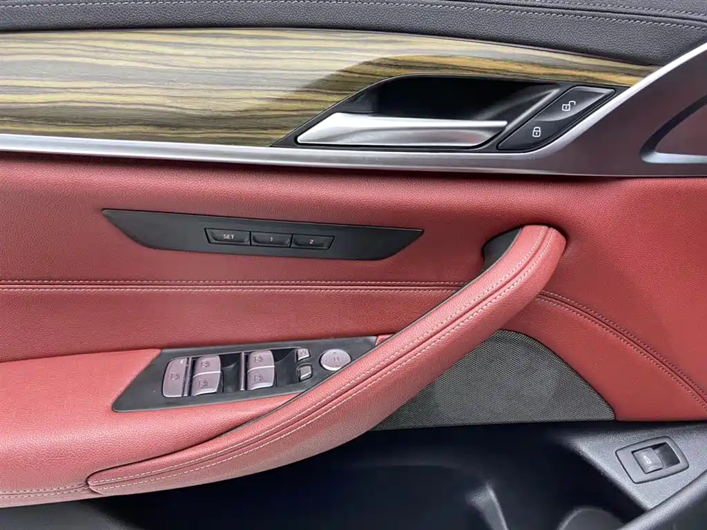 BMW 5 Series 2022 facelift 530Li leading M sports package купить на сайте DeffCars