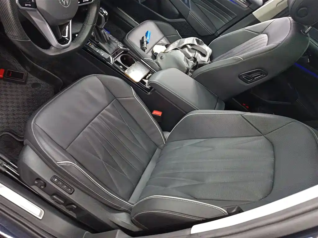 Passat 2023 facelift 330TSI luxury version купить на сайте DeffCars