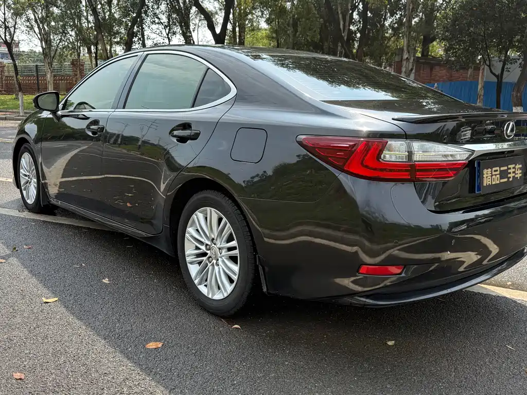 Lexus ES 2017 200 30th Anniversary Edition купить на сайте DeffCars