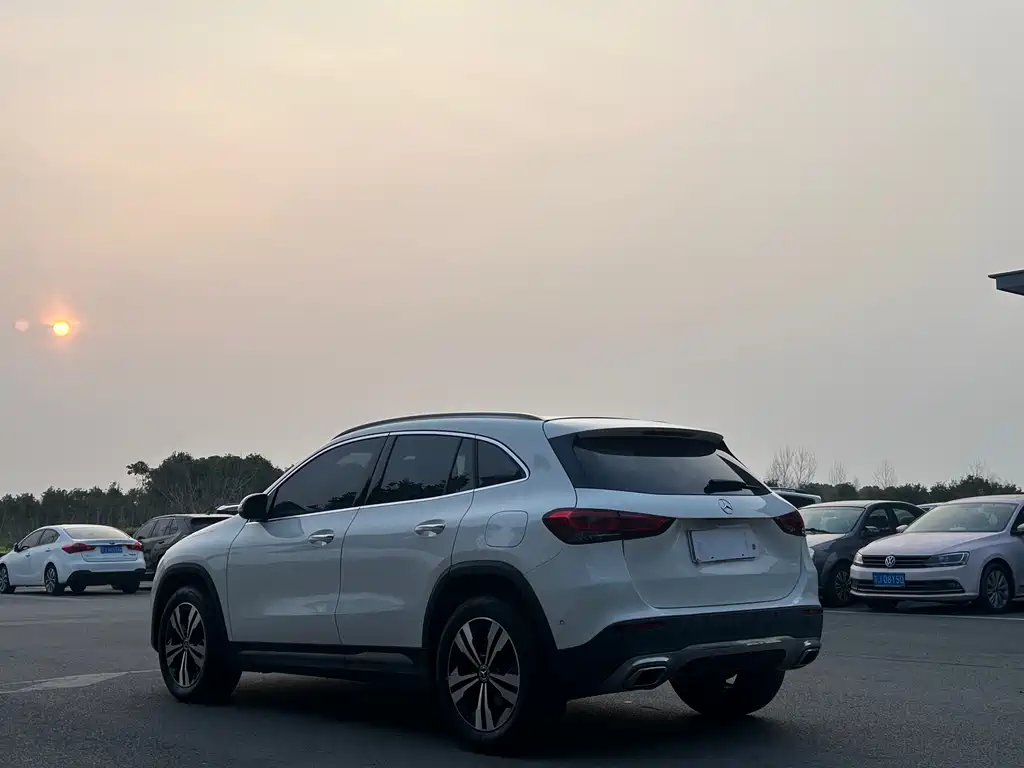 Mercedes-Benz GLA 2020 GLA 200 купить на сайте DeffCars