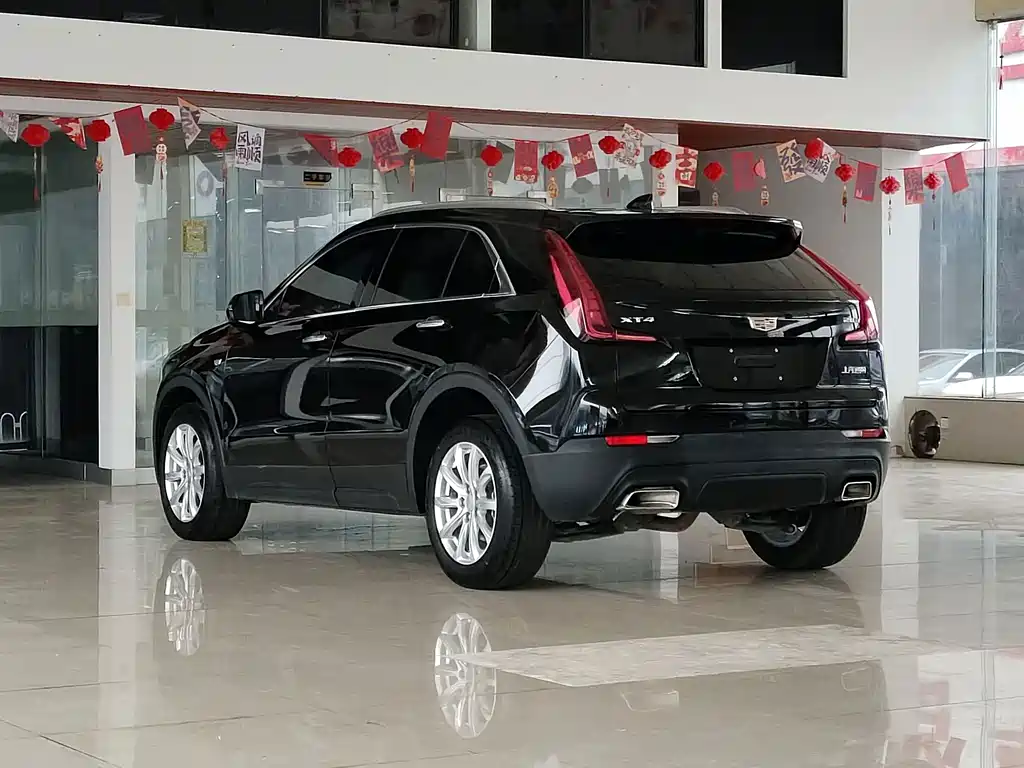 Cadillac XT4 2022 28T two-wheel drive fashion model купить на сайте DeffCars