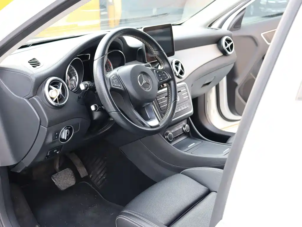Mercedes-Benz GLA 2016 GLA 200 Dynamic купить на сайте DeffCars