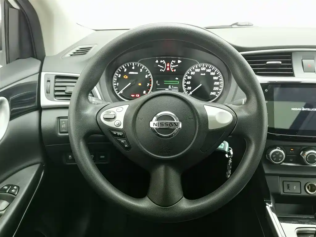 Sylphy 2022 Classic 1.6XL CVT Deluxe Edition купить на сайте DeffCars