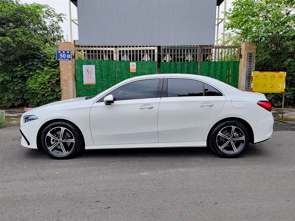 Mercedes-Benz A-Class 2023 A 200 L Fashion Model купить на сайте DeffCars