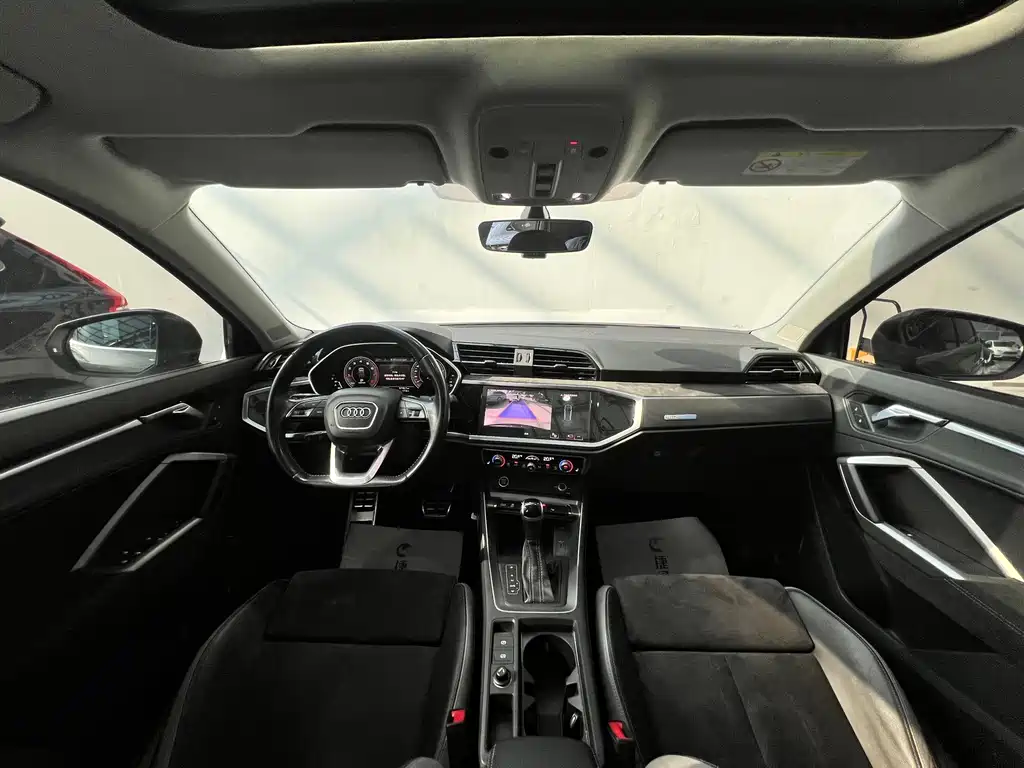 Audi Q3 2022 40 TFSI Fashionable and Dynamic купить на сайте DeffCars