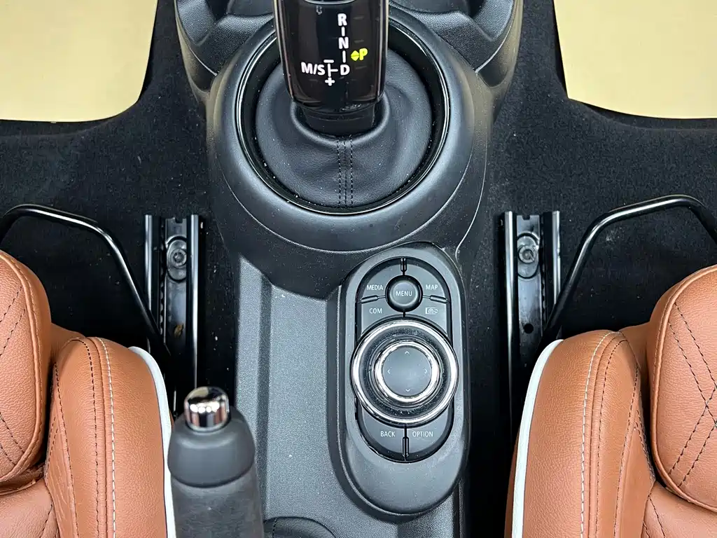 MINI 2022 2.0T COOPER S Artist купить на сайте DeffCars