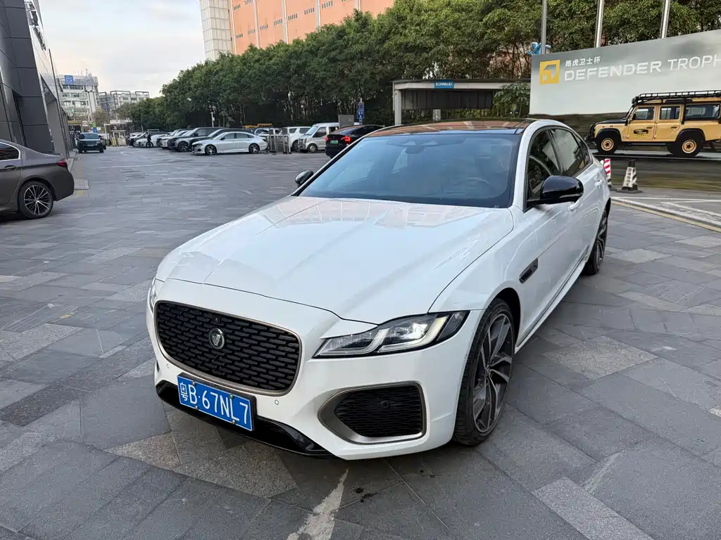 Jaguar XFL 2024 2.0T P300 four-wheel drive flagship sports gold version купить на сайте DeffCars