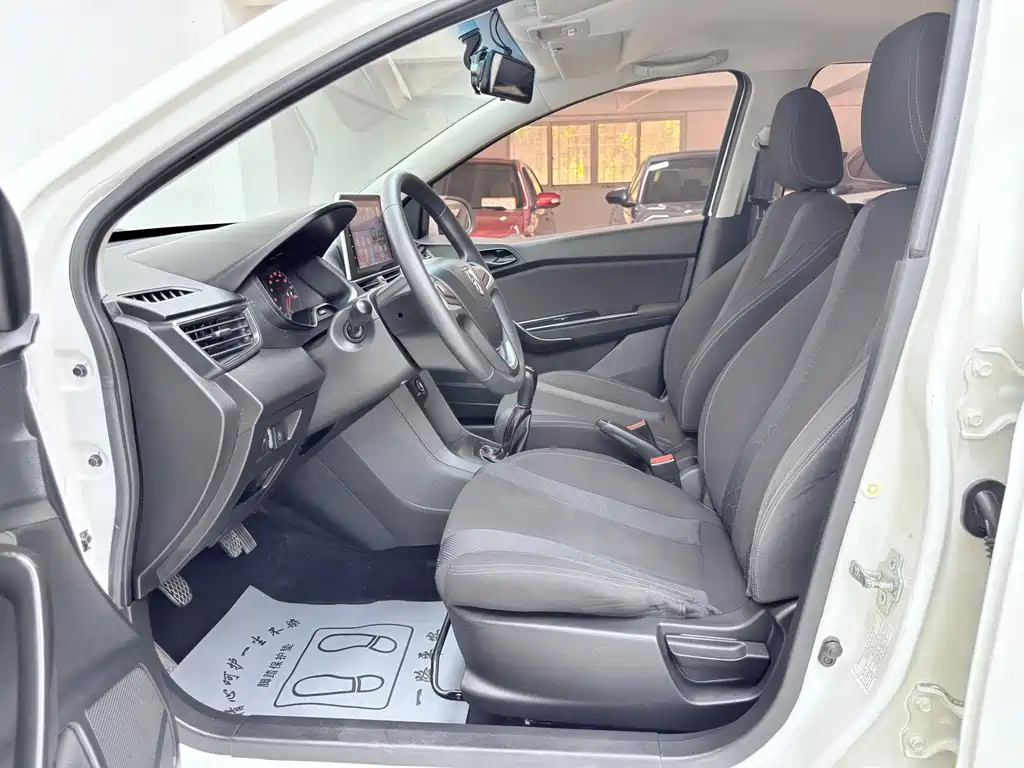 Baojun 310 2016 1.2L manual comfort type купить на сайте DeffCars