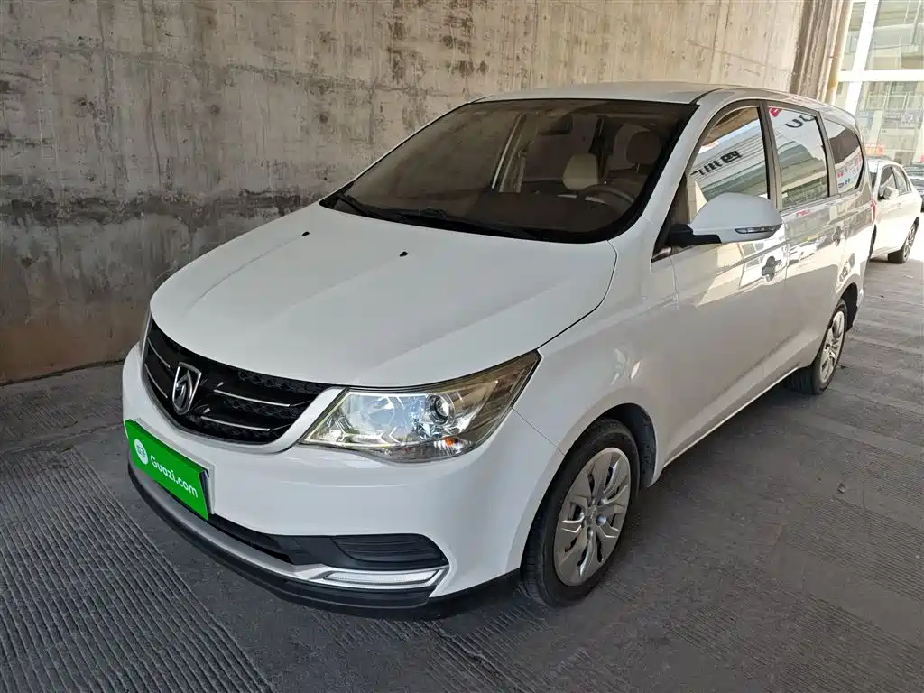 Baojun 730 2016 1.5L manual value model 7 seats National V купить на сайте DeffCars