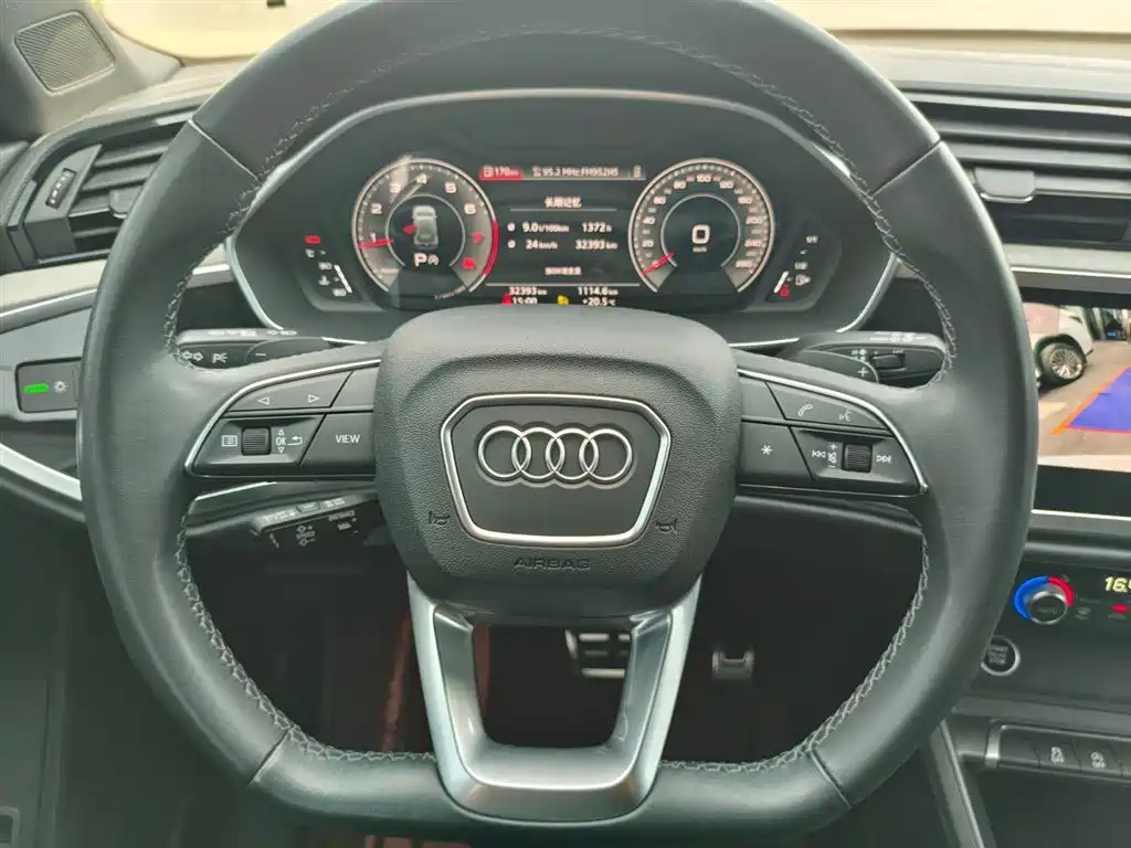 Audi Q3 2024 35 TFSI Fashionable and Dynamic купить на сайте DeffCars