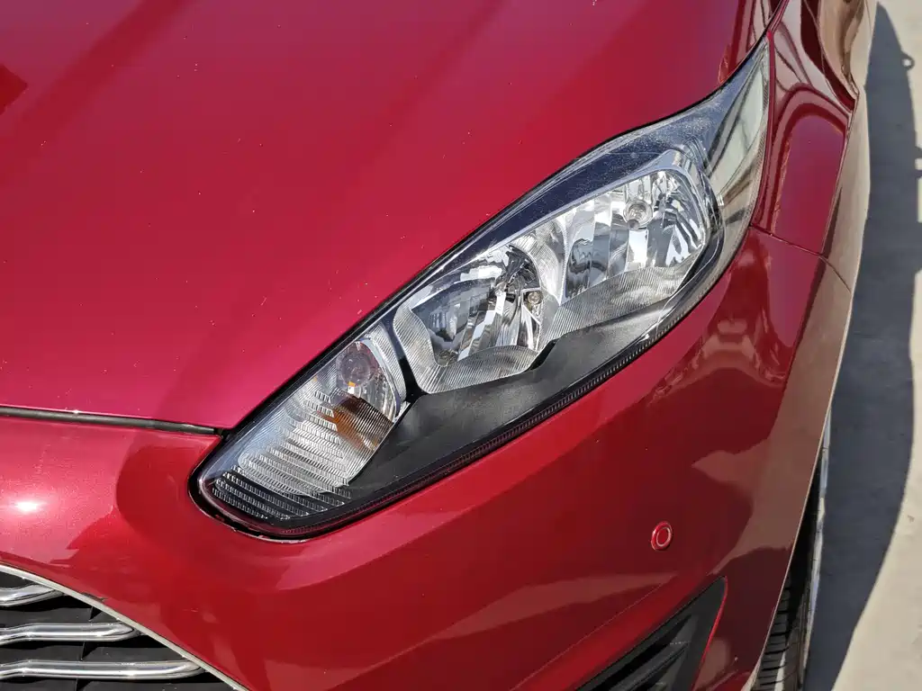 Carnival 2013 Sedan 1.5L Manual Fashion Model купить на сайте DeffCars