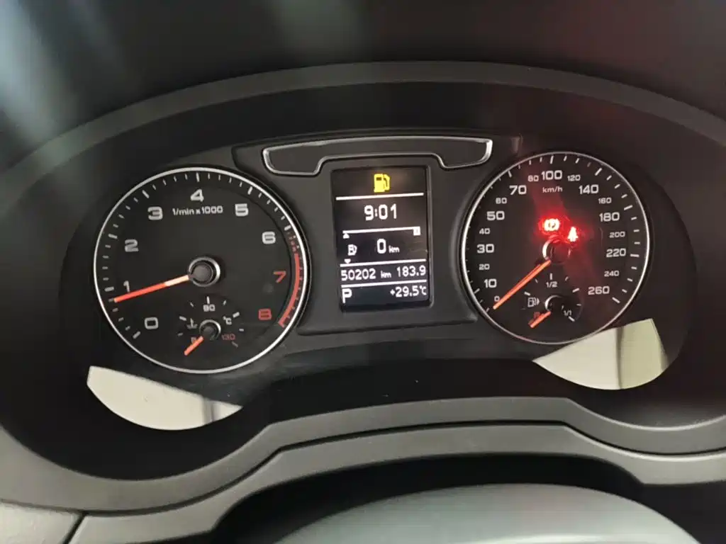 Audi Q3 2016 30 TFSI Standard Edition купить на сайте DeffCars