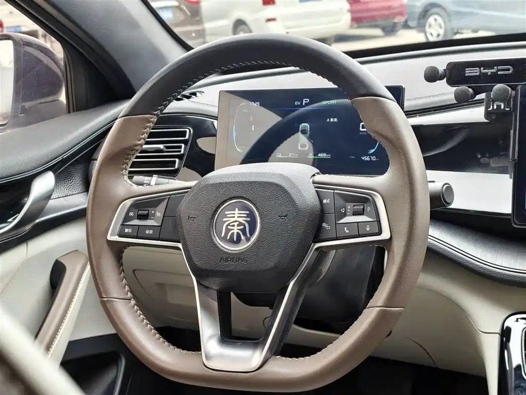 Qin PLUS 2024 Honor Edition DM-i 55KM Leading Type купить на сайте DeffCars