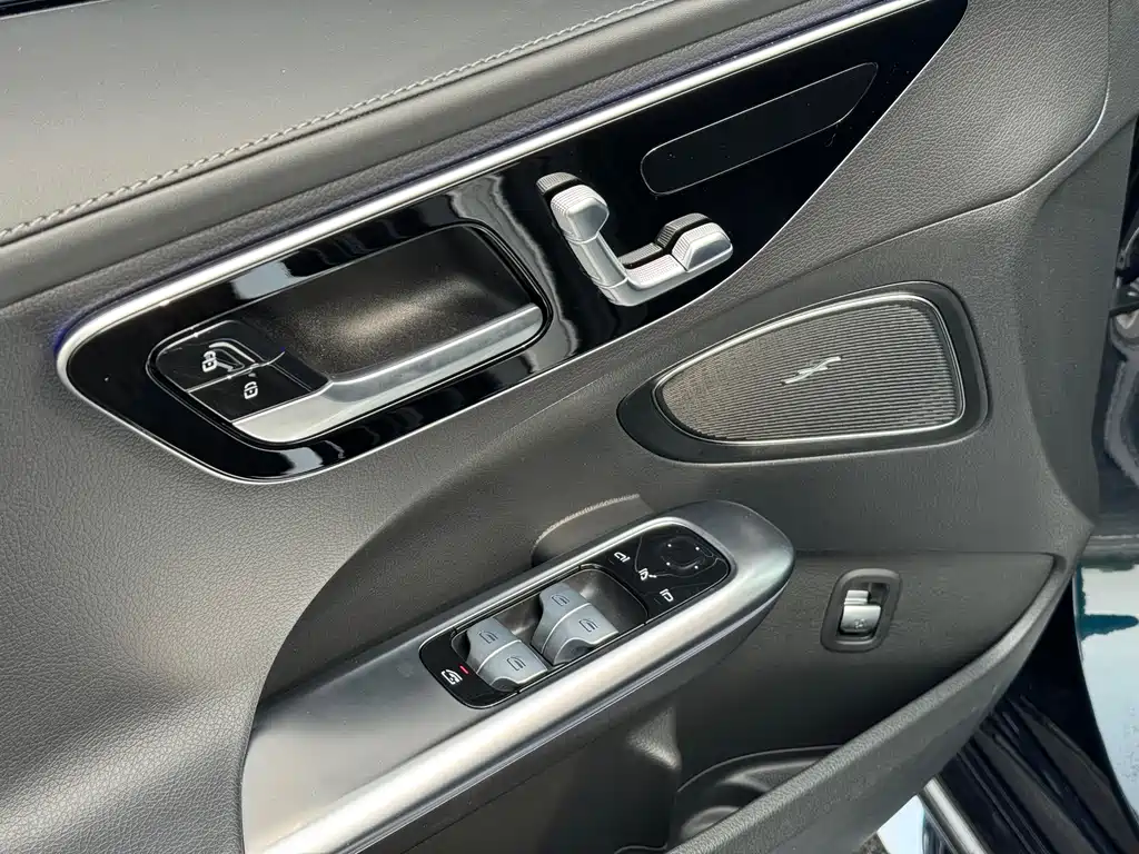 Mercedes-Benz C-Class 2023 facelift C 260 L sports version купить на сайте DeffCars