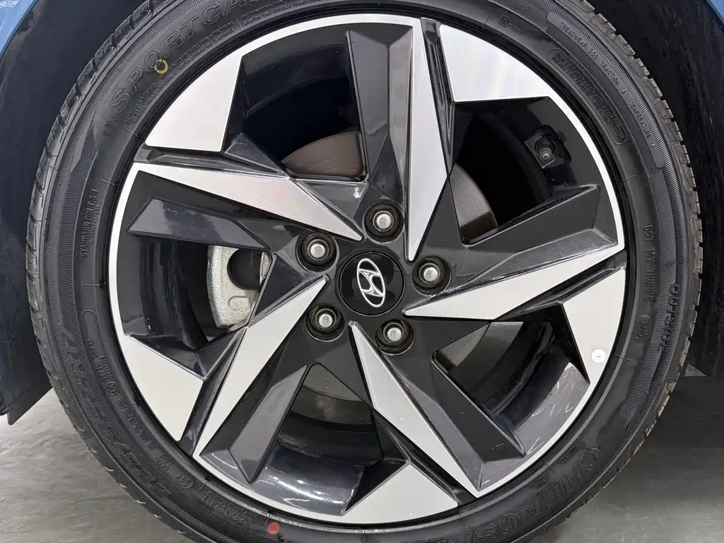 Elantra 2022 1.5L CVT LUX Premium Edition купить на сайте DeffCars