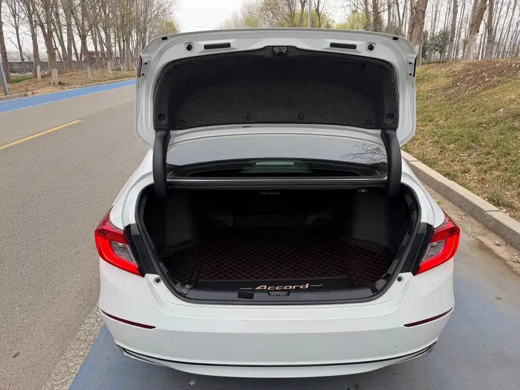 Accord 2018 Sharp Hybrid 2.0L Sharp Collar Edition National VI купить на сайте DeffCars