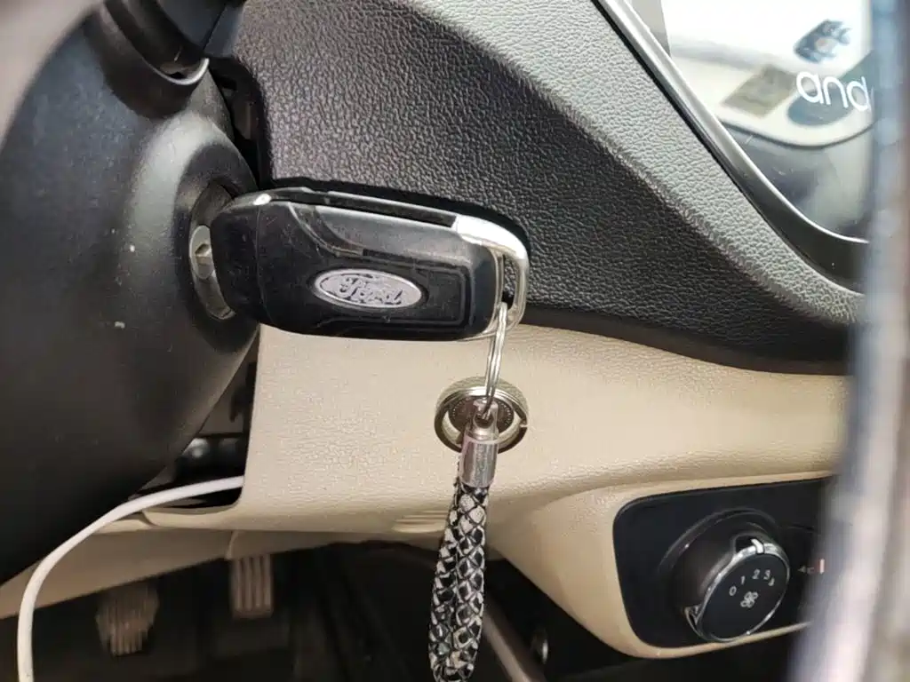 Escort 2015 1.5L manual comfort model купить на сайте DeffCars