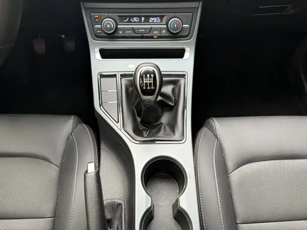 Emgrand 2020 1.5L manual upward version купить на сайте DeffCars