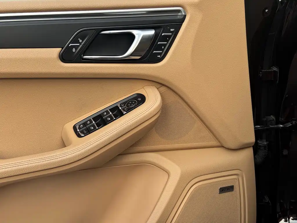 Macan 2017 Macan 2.0T купить на сайте DeffCars