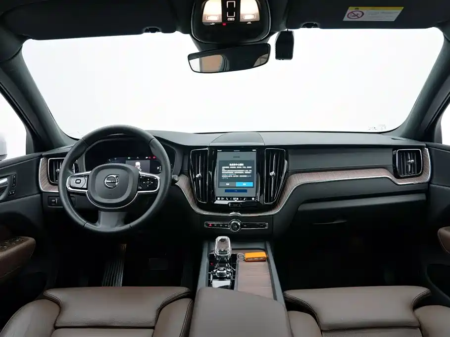Volvo XC60 2022 B5 four-wheel drive Zhiyuan Deluxe Edition купить на сайте DeffCars
