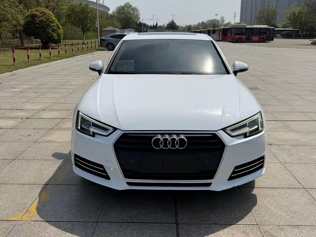 Audi A4L 2017 40 TFSI Fashion Type купить на сайте DeffCars