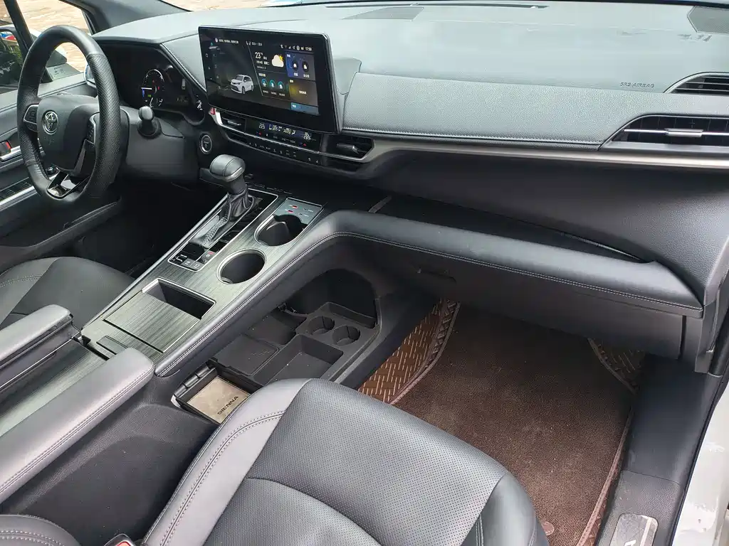 SIENNA 2024 2.5L Hybrid Premium Edition купить на сайте DeffCars