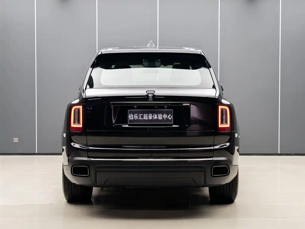 Cullinan 2024 Black Badge купить на сайте DeffCars