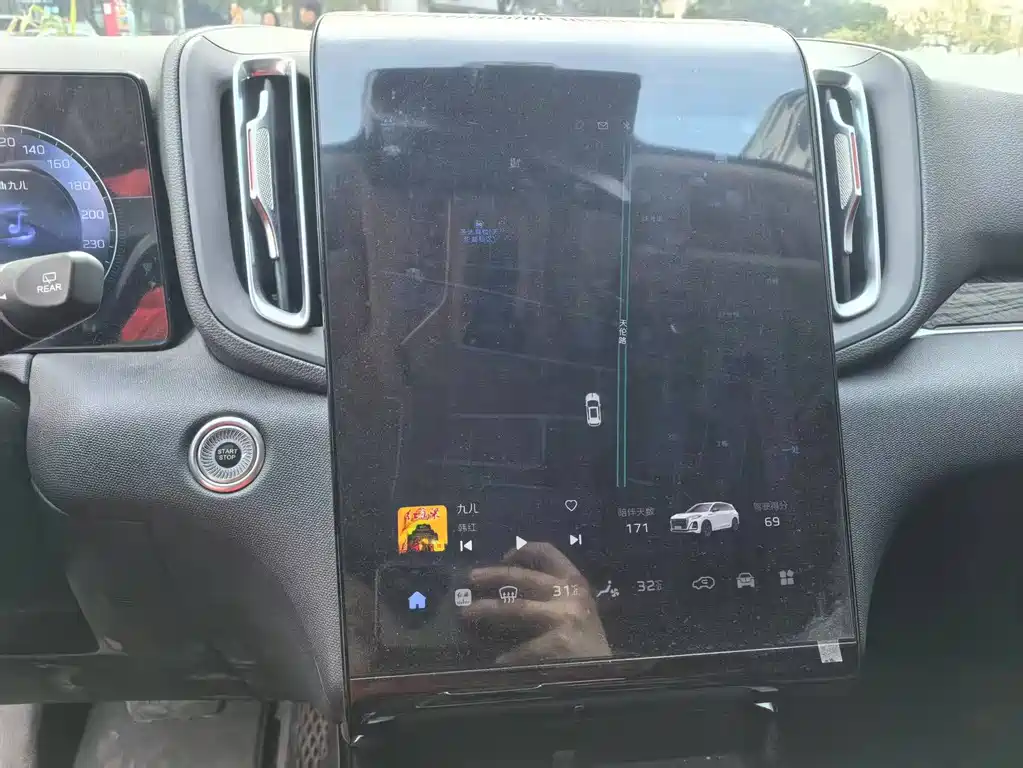 Hongqi HS3 PHEV 2025 117km Jinwei Edition купить на сайте DeffCars