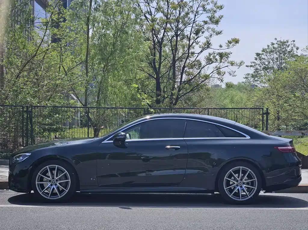 Mercedes-Benz E-Class (imported) 2023 facelift E 260 coupe купить на сайте DeffCars
