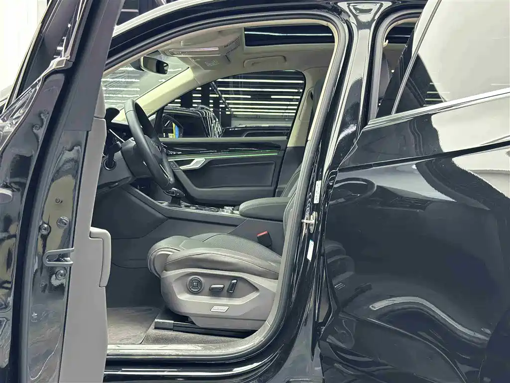 Touareg 2023 3.0TSI Ruixiang Edition Classic Sports Package купить на сайте DeffCars