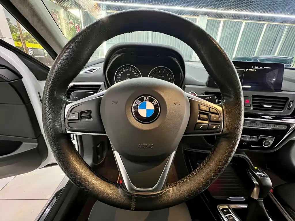 BMW 1 Series 2017 118i Design Package купить на сайте DeffCars