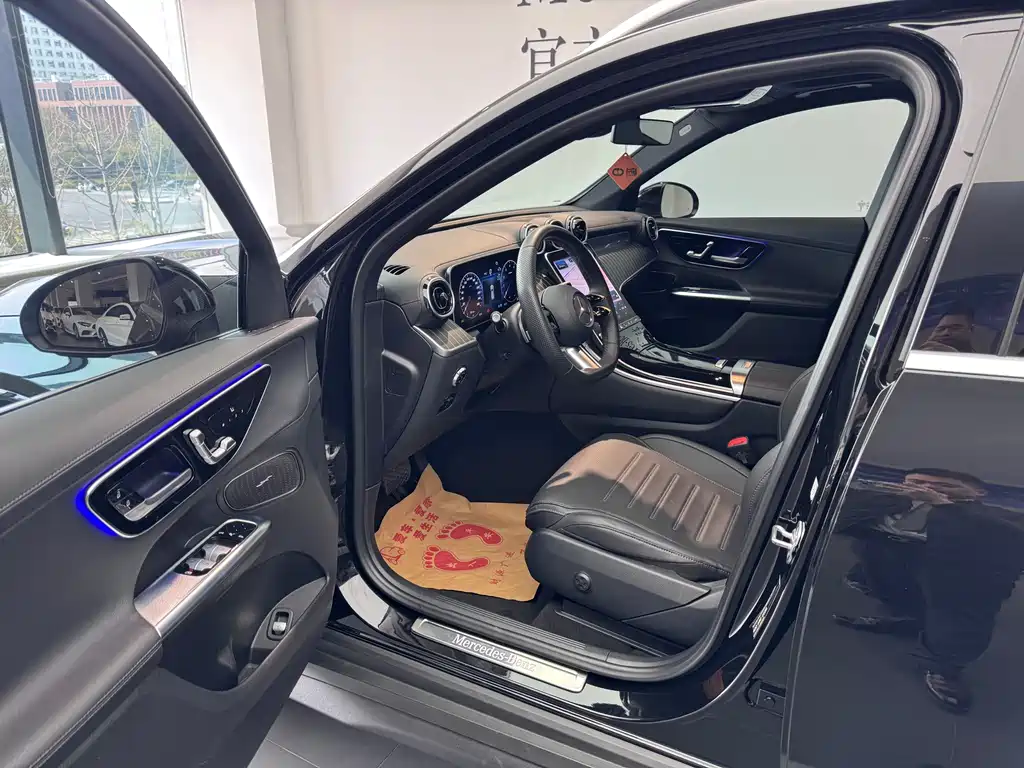 Mercedes-Benz GLC 2023 GLC 260 L 4MATIC luxury model 5 seats купить на сайте DeffCars