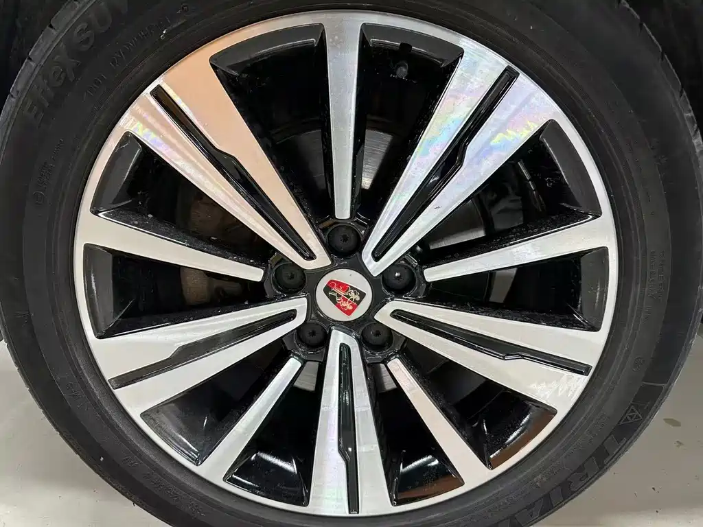 Roewe RX5 2019 20T two-wheel drive automatic 4G interconnected platinum version купить на сайте DeffCars