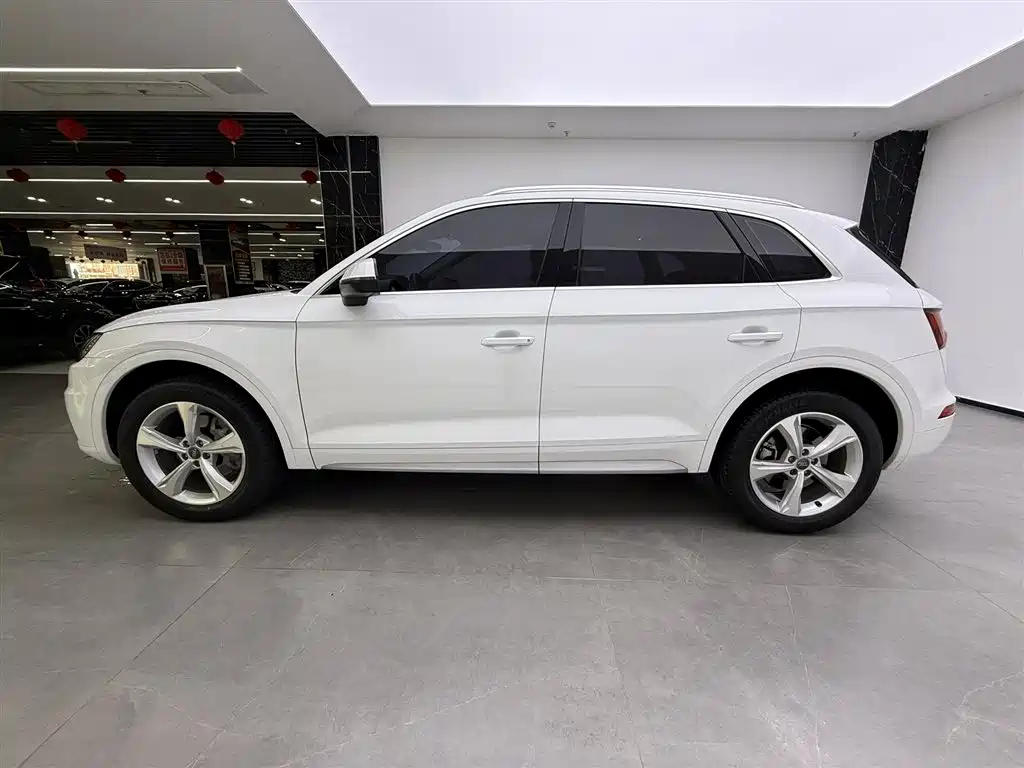 Audi Q5L 2020 facelift 40 TFSI enjoys fashionable style купить на сайте DeffCars