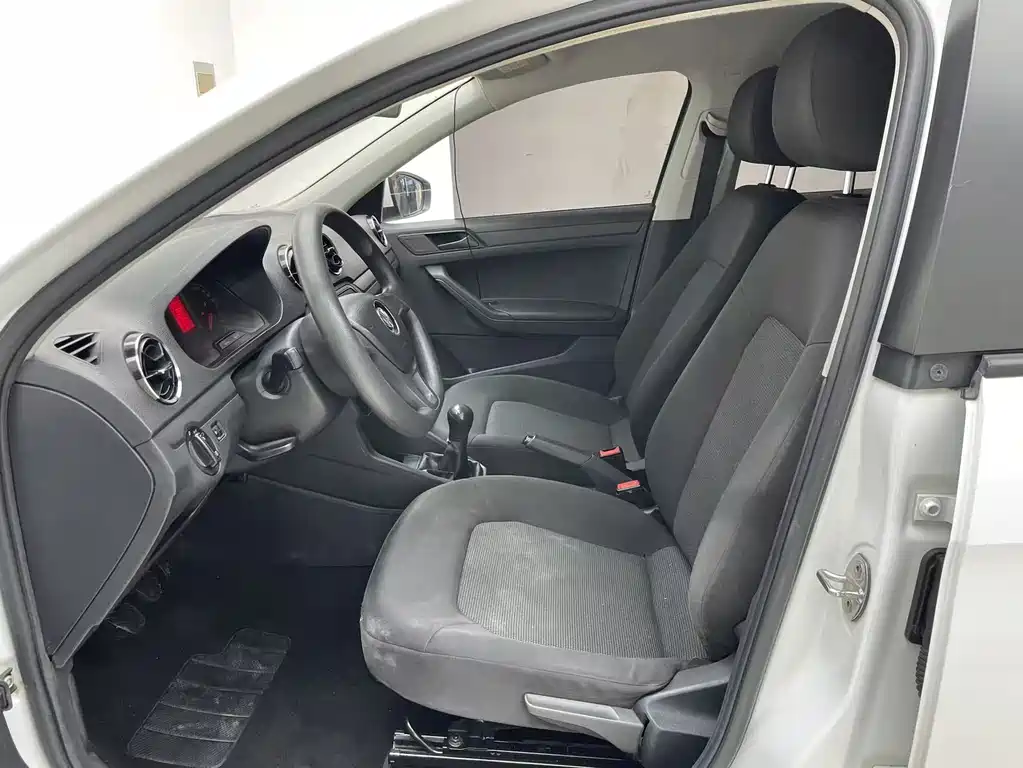 Jetta 2017 1.5L manual fashion model купить на сайте DeffCars