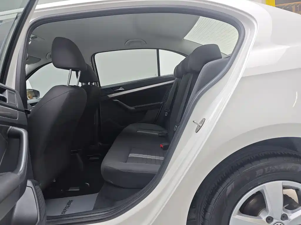 Lavida 2019 1.5L Automatic Fashion Edition National VI купить на сайте DeffCars